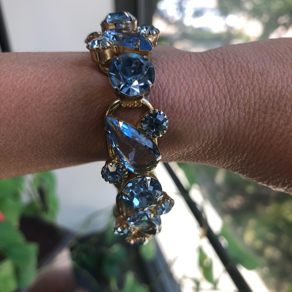 Vintage Light Blue Color bracelet & clip earrings - Picture 2 of 8